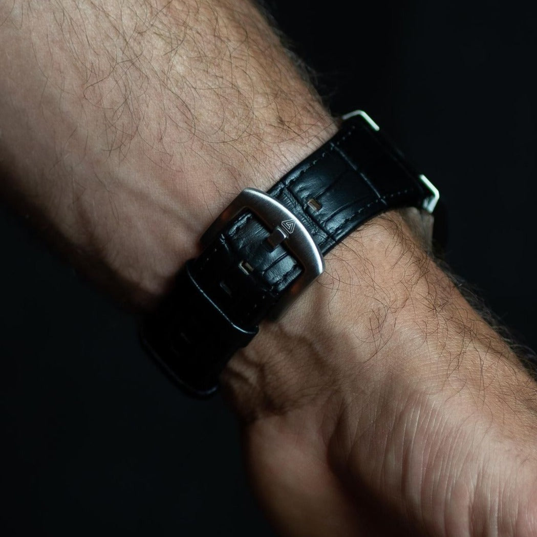 Apple Watch Case / ACHAIAH - Leather Black